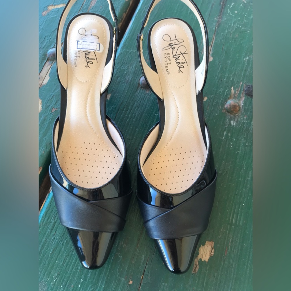 LIFE STRIDE Women's Heels - Size 6 1/2 -Shiny Black-Non Slip Soles